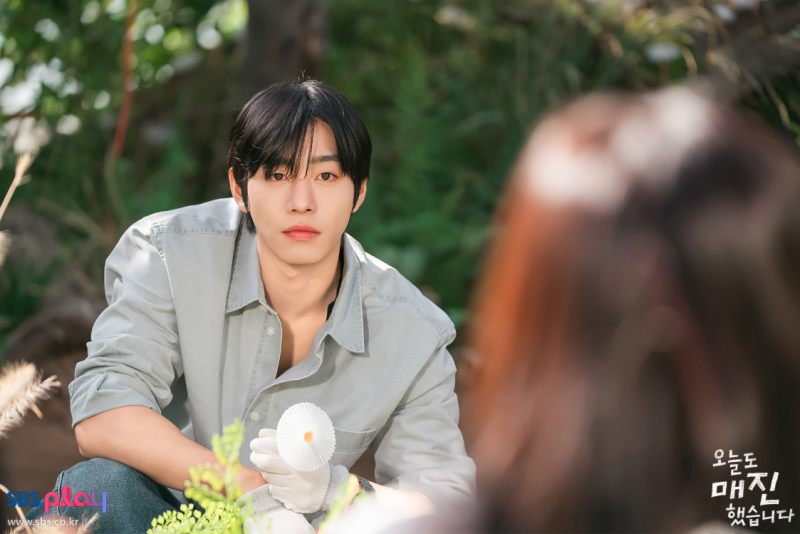 SBS drama "Sold Out Today" has ended! What's Ahn Hyo-seop's next project?