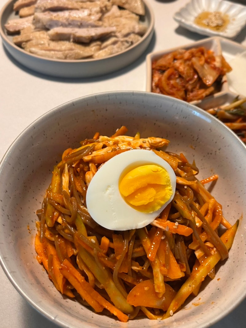 연휴집밥 - 비빔 막국수 레시피│비빔 막국수 양념장 레시피│쟁반 막국수│무수분 항정살 ....