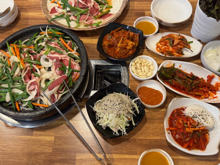  [서울일상] 문래 골목집 - 문래동맛집으로 유명한 문래 골목집! 오리고기 전문점! 친절한 직원분들과 맛있는 오리불고기, 오감탕, 치즈 볶음밥 즐기기! 2인 세트46,000원!