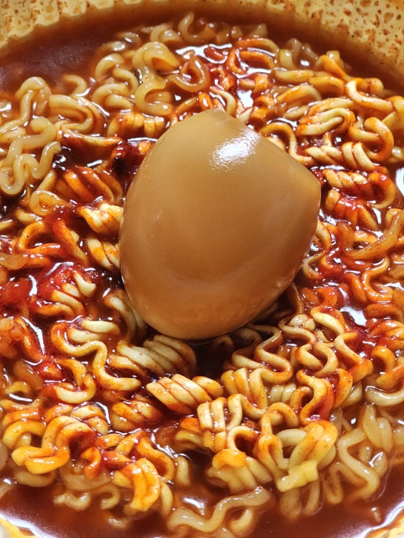 팔도 왕뚜껑 국물 라볶이, 2천원으로 분식점 이기는 대기업의 맛