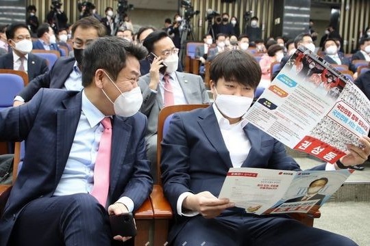 이준석 대표, "<b>유의동</b> 후보 다시 한번 국회서 일할 기회... 