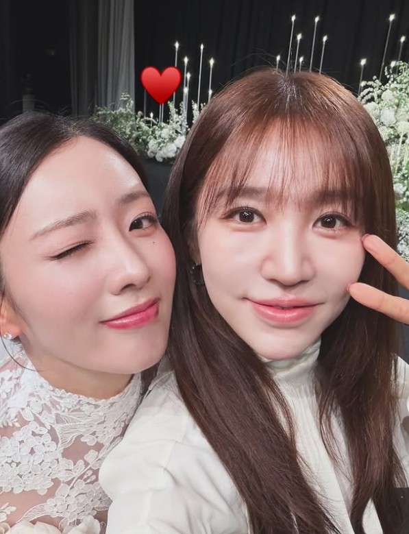 40대 찰떡! 윤은혜 하객룩 비밀