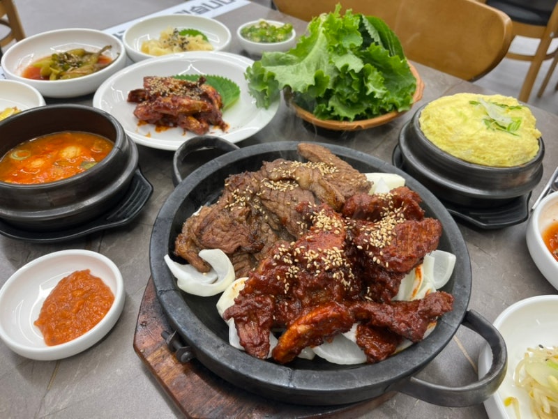 골프존카운티 진천식당 청풍석갈비 숯불돼지갈비 맛집 후기