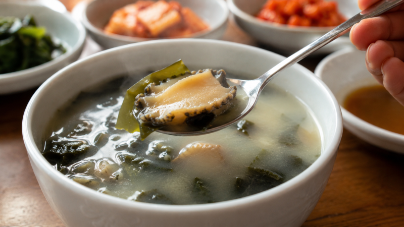 전복 미역국 끓이는법, 내장 살리고 비린맛 없는 황금비율 한눈에 정리