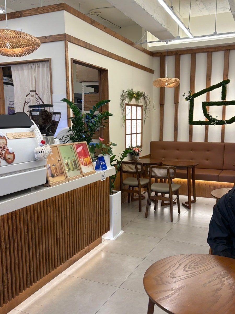 커피볶는시골커피 울산달동점 사진 2