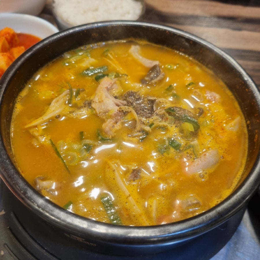 돼지마을한방왕족발 본점 사진 6