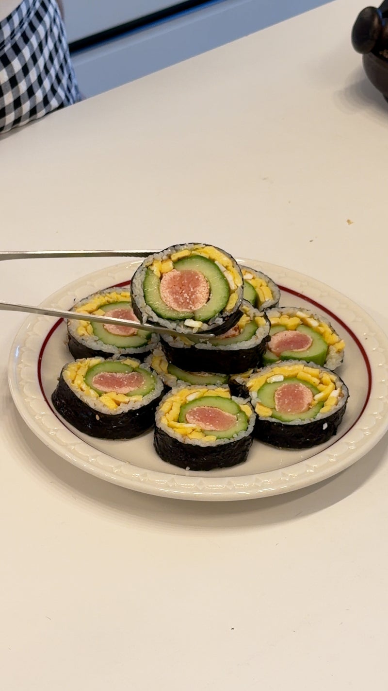 만들자 마자 순삭하는 명란 오이 김밥 레시피