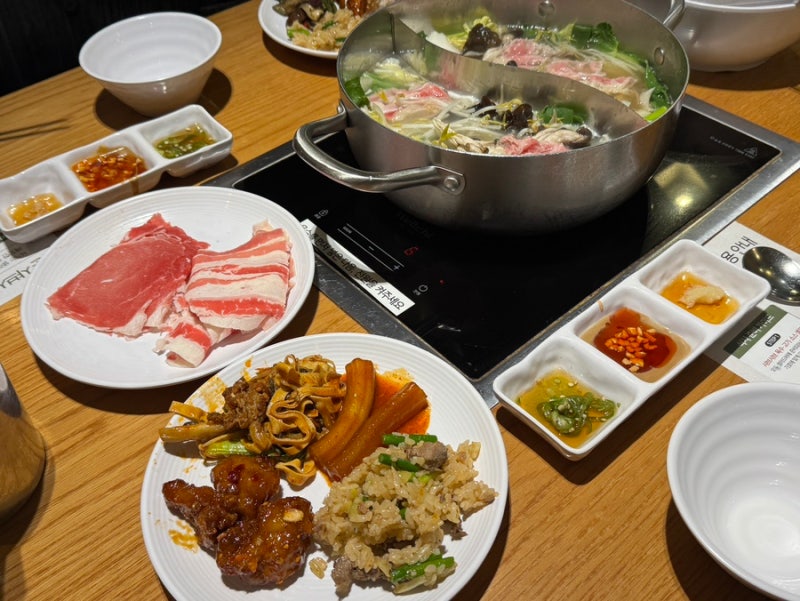 부모님 모시고 가기 좋은 신촌샤브샤브 맛집 소고기 무제한 로운 샤브샤브 신촌점
