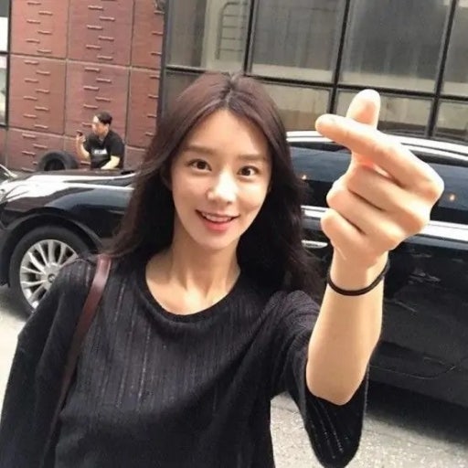 イ・ジュビン卒業写真公開、顔で証明する美しさ、皆が感嘆するプロフィール