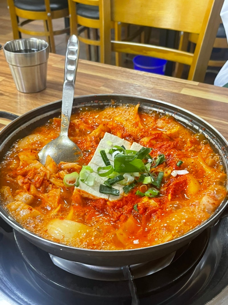 부천 심곡동 김치찌개 통돼지집 :: 시골통돼지김치찌개 로컬 맛집