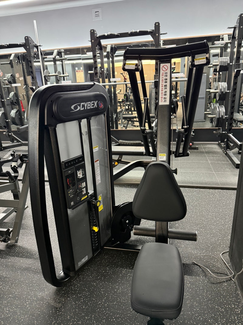 웨스트짐 강변역점 CYBEX 이글 로우 머신 입고