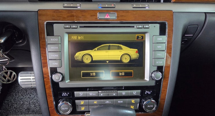 폭스바겐 페이톤 순정 내비 무한 재부팅 수리! 화면 깜빡이며 로고 반복되는 증상 완벽 해결