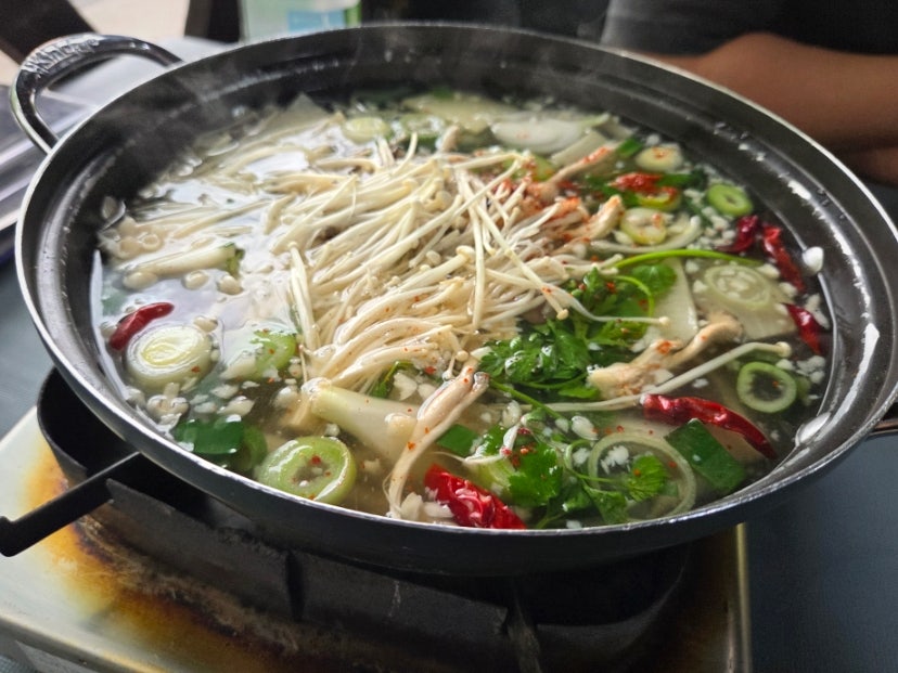 산촌버섯매운탕 사진 2