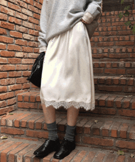  로베린 새틴 밴딩 레이스 미디 스커트 - 고급스러운 데일리 아이템