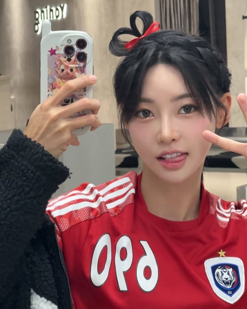 육상 카리나 김민지 "성형은 안했지만 생니 8개 뽑았다?" 과거사진 공개