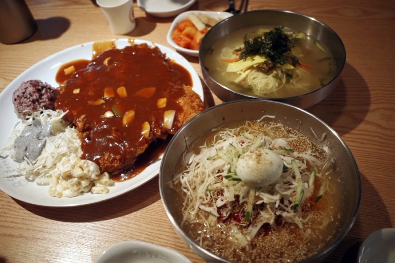 수원 아주대 맛집 추천 - 뚱보아저씨수제돈까스 아주대점(뚱보돈까스/물비빔국수/멸치국수)