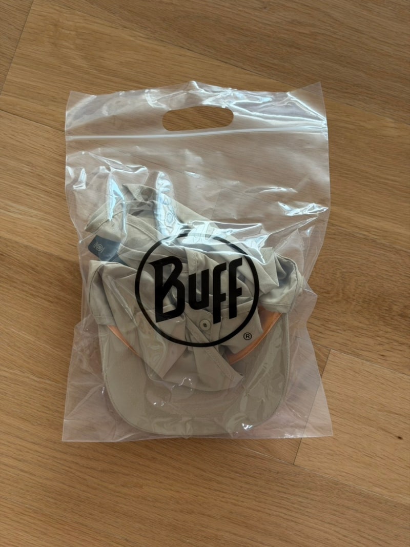 햇볕에 취약해진 피부를 위한 버프 Buff 데저트 캡