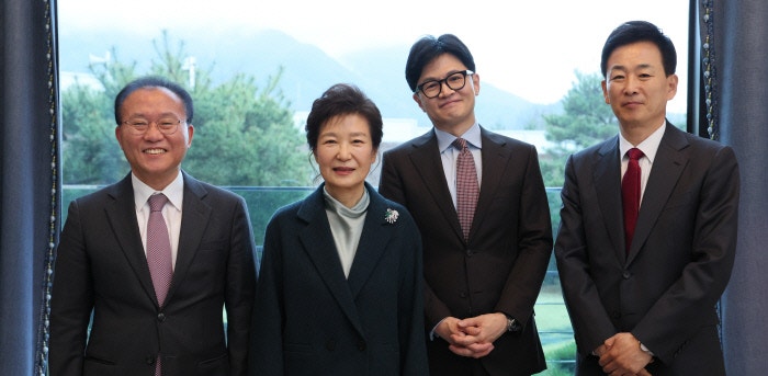 "내 인생의 화양연화"...박근혜에게 징역 30년 구형한 한동훈이 보수 재건?