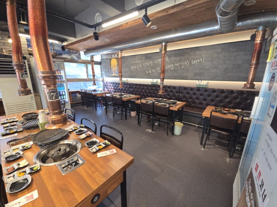 흑돼지삼백식당 천곡점 사진 2