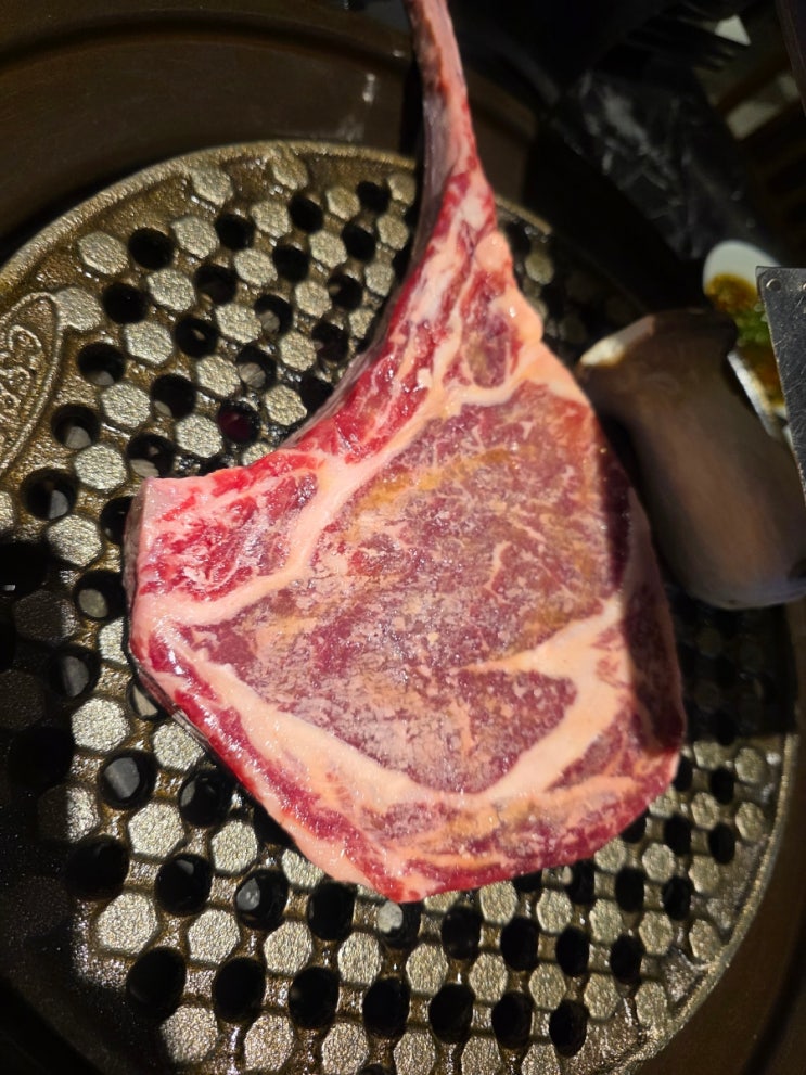  구로디지털단지 맛집 육향- 역대급 비주얼 구워주는토마호크와 갈비살 솔직 후기 구디역 회식 추천