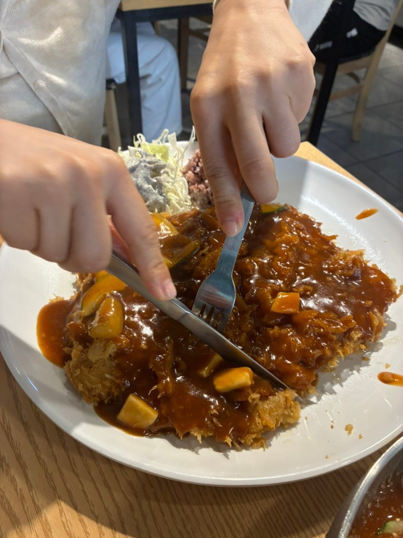 [리뷰/수원 우만동] 아주대 맛집, 공대 오빠가 좋아하는 ‘뚱보 아저씨 수제돈가스’후기