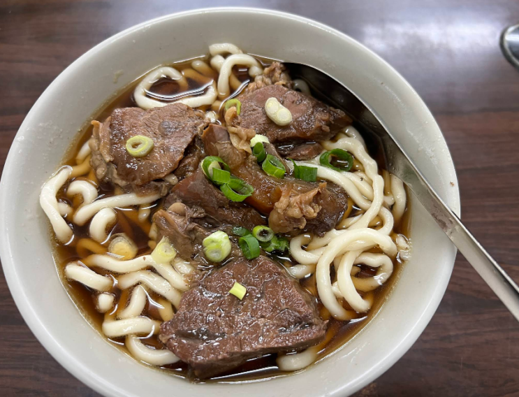  대만 타이베이 시먼딩 24시 건굉우육면 建宏牛肉麵 가성비 끝판왕! 우육면맛집