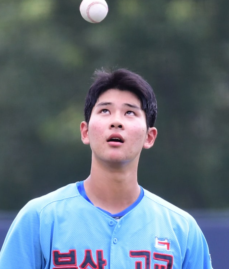 "김병현의 34억 깼는데 왜..." 하현승, 양키스 거절하고 KBO 잔류...여기에 이범호감독이 웃는이....