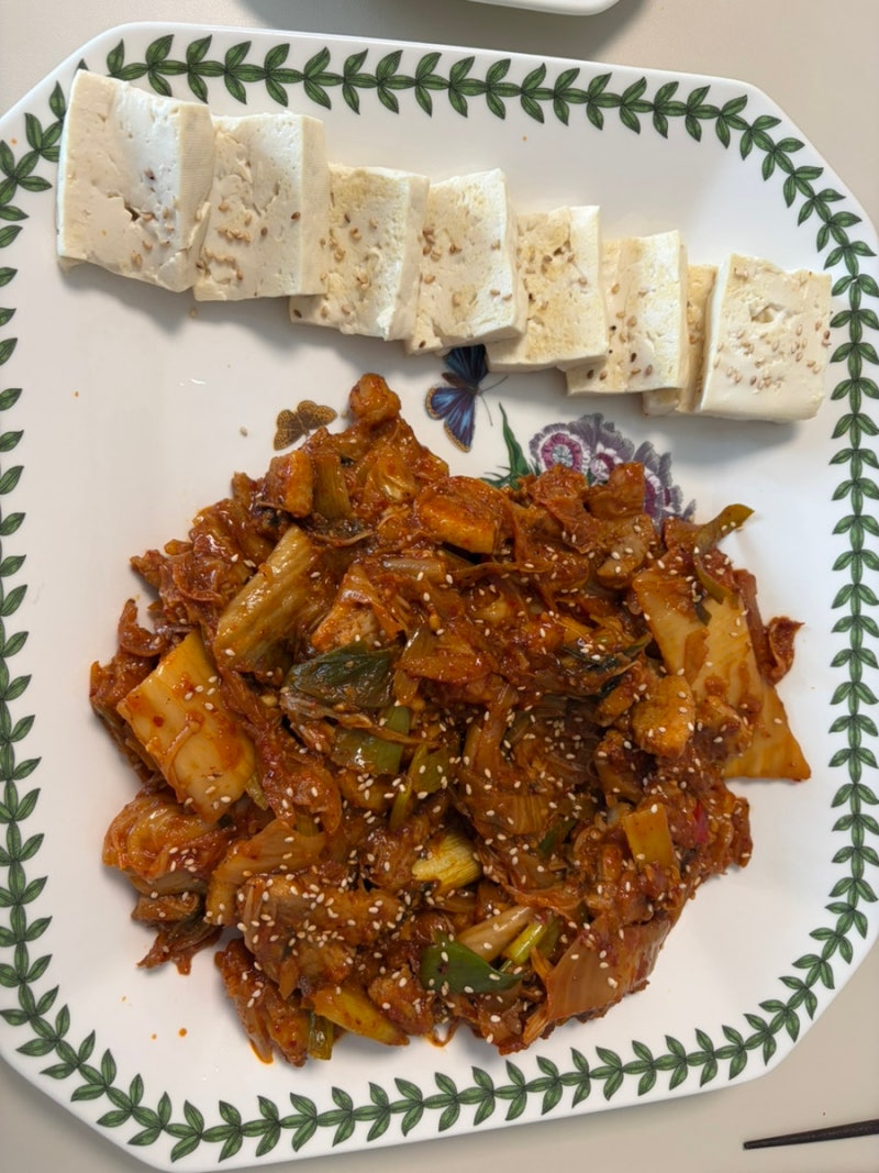 삼겹살 두루치기 레시피 | 신김치 두부 넣어 기사식당 맛 그대로