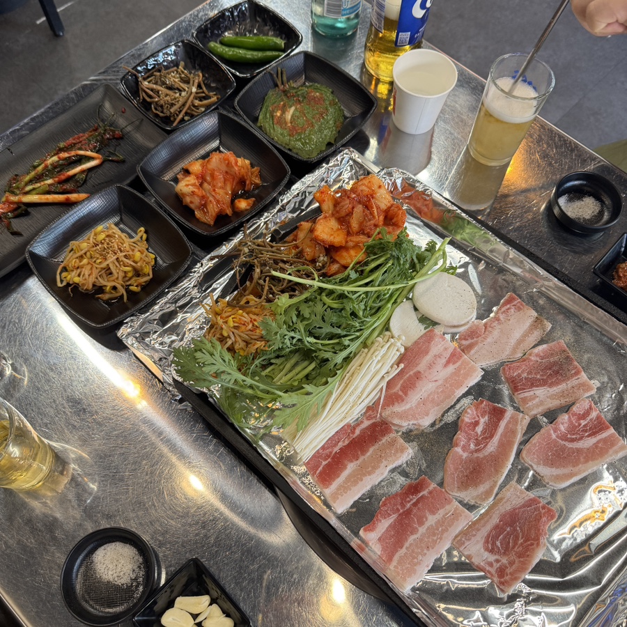 운동장 고깃집 사진 1