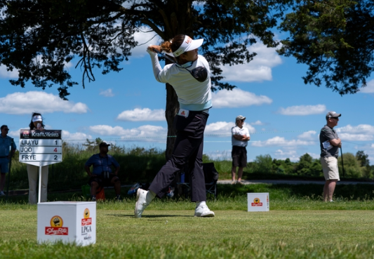 "이것이 괴물 멘탈!" 주수빈, 샵라이트 LPGA 2R '4타 차' 압도적 단독 선두... 데뷔 4년 만에 첫 우....