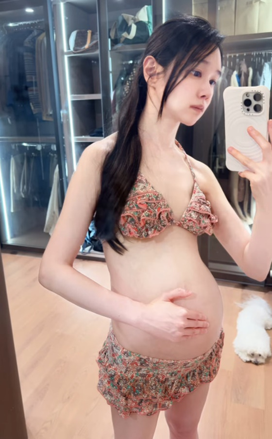  나는 솔로 16기 옥순, 비키니 사진 속 '볼록한 D라인'…또다시 시작된 임신설