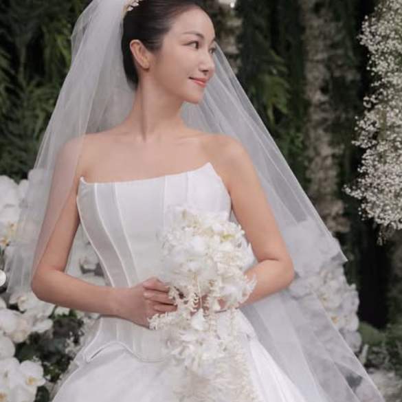 "숨 참고 살 뺀다".. 신혼 김옥빈이 푹 빠졌다는 물속 운동은?