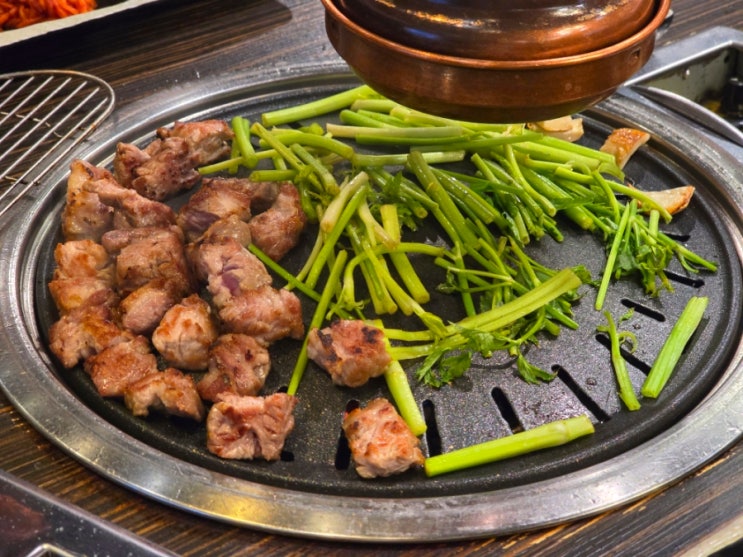  수원역 삼겹살 맛집 육풍 수원역점 구워주는 그릴링 서비스 고깃집