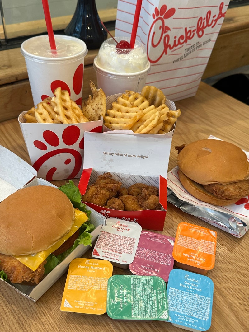 미국 뉴욕 햄버거 맛집 칙필레 chick fil a 추천메뉴 소스 후기
