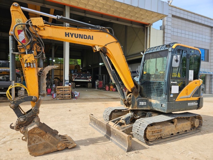  현대 HX60MT 2019년식 코끼리집게 회전라인 02 중고굴삭기