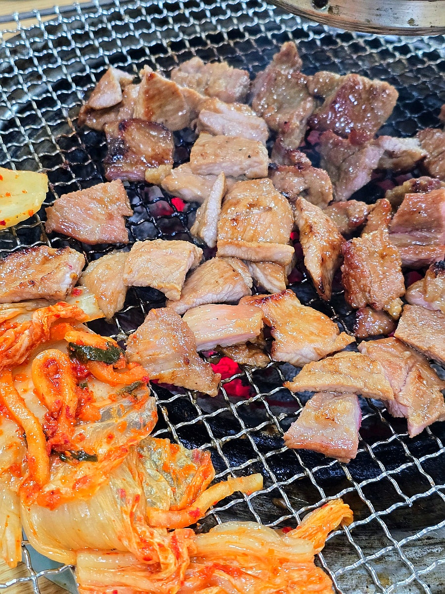 육림보쌈숯불구이 후평점 사진 2