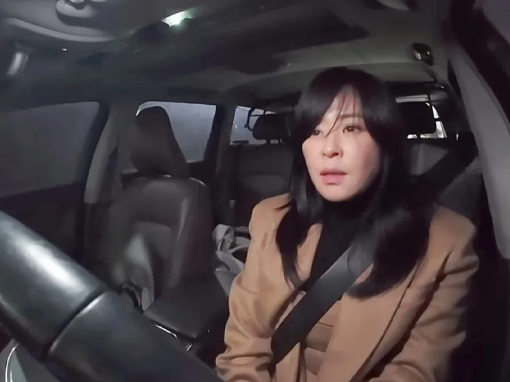 "XC70 폐차하고 이걸?" <b>배우</b> <b>최강희</b>가 고른 1천만 원대 '국산... 