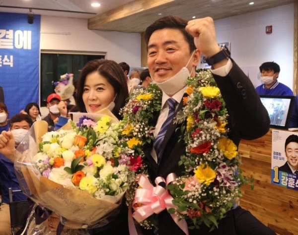 대통령<b>비서실장</b> <b>강훈식</b>은 누구? <b>강훈식</b> 프로필(나이, 고향, 학력... 