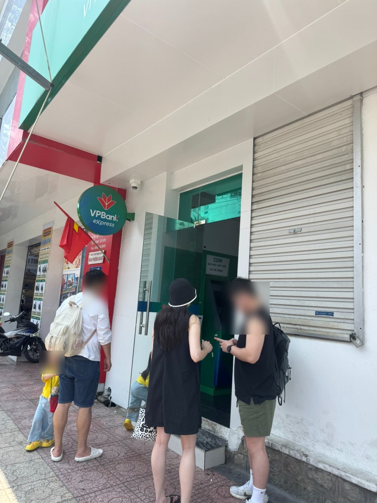  나트랑 3박 5일 자유여행 1일차(목식당, 트래블로그출금, 김빈환전소, 담시장, 크록스켄켄, 롯데마트)
