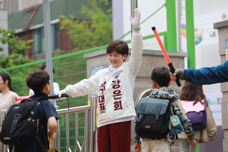 언론이 조명한 <b>강은희</b>의 ‘바른생활’ 선거운동