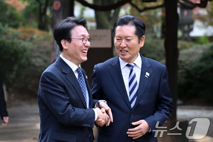 <b>김민석 총리</b> '정청래 비판글 좋아요 논란' 누구? 학력 고향 나이... 