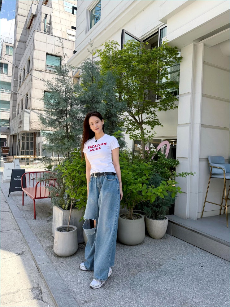  압도적 폼 오연서, 그리고 시선을 강탈하는 파격적인 데님 핏
