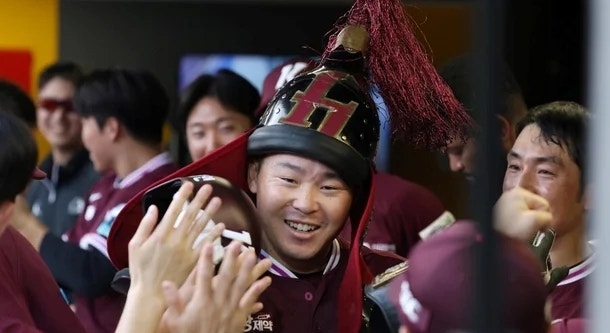 키움 8<b>연패 탈출</b>! 히우라 KBO 첫 홈런 폭발…<b>SSG</b>는 충격의... 