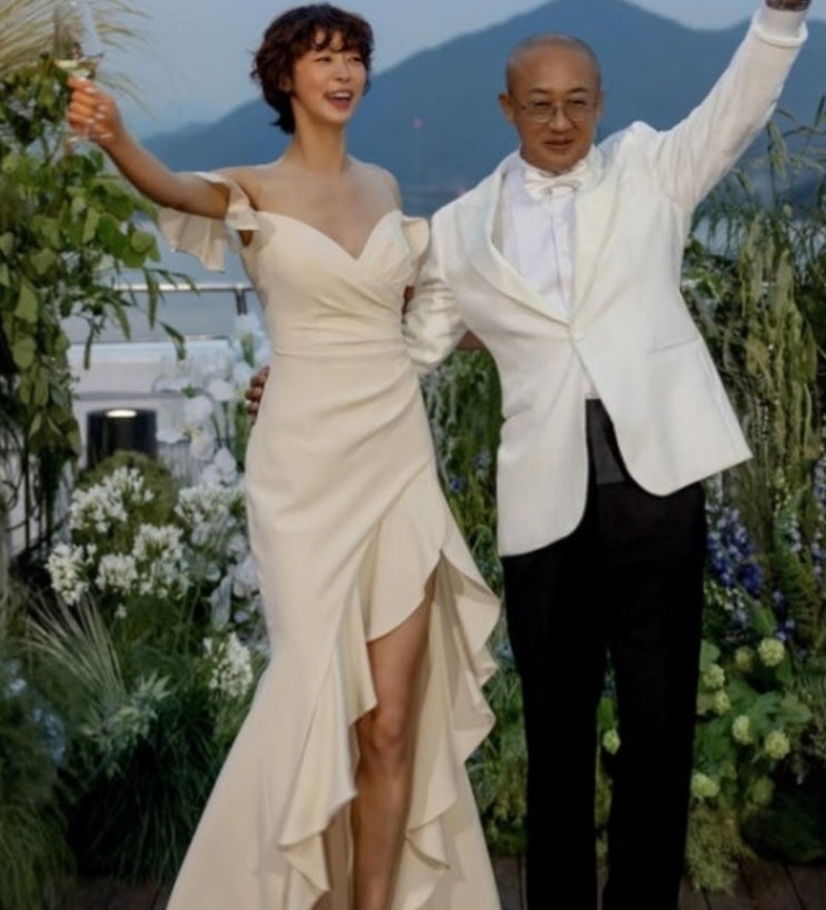 <b>최여진 남편</b> 김재욱 불륜설,사이비의혹,전처 결혼1주년 근황