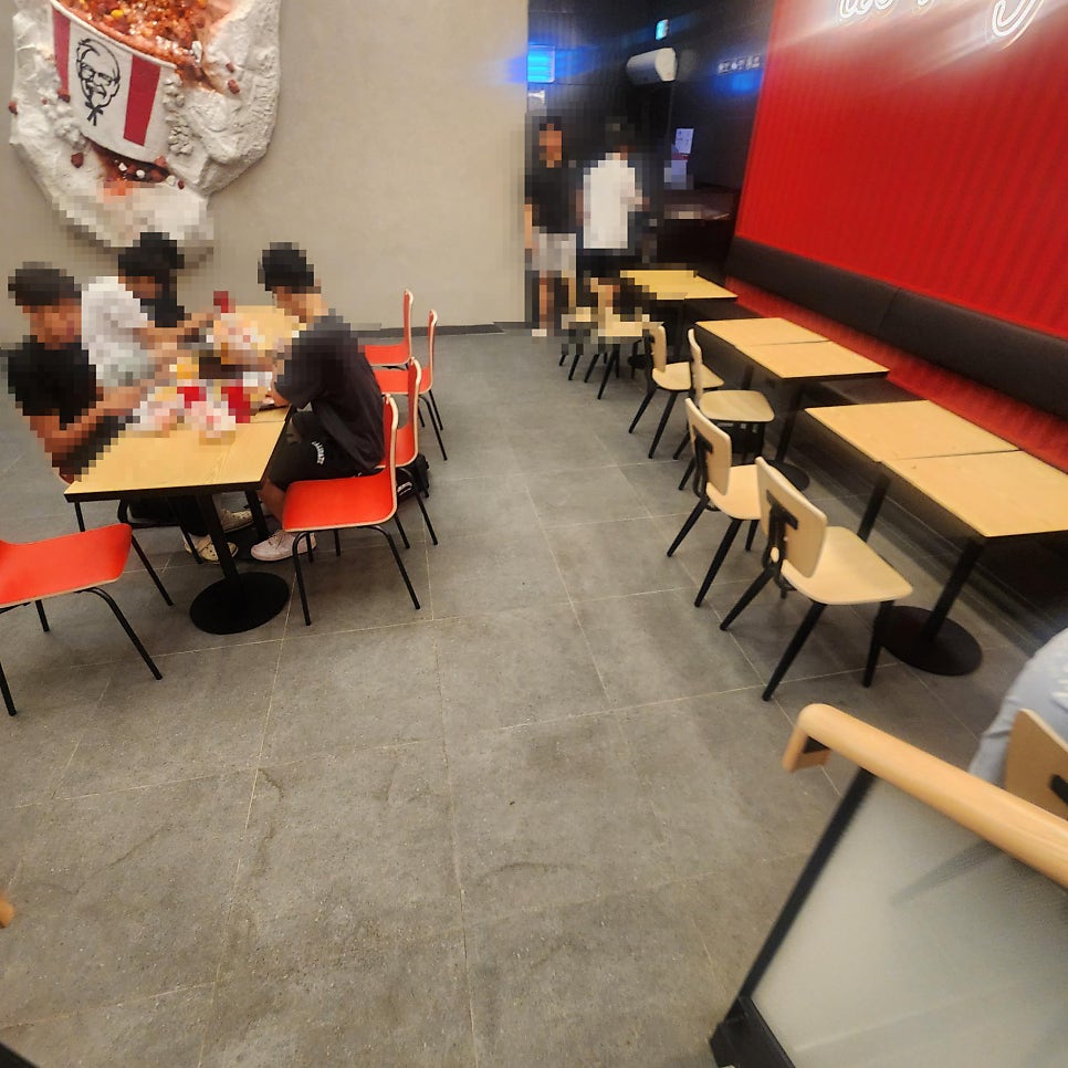 KFC 수원인계DT점 사진 6