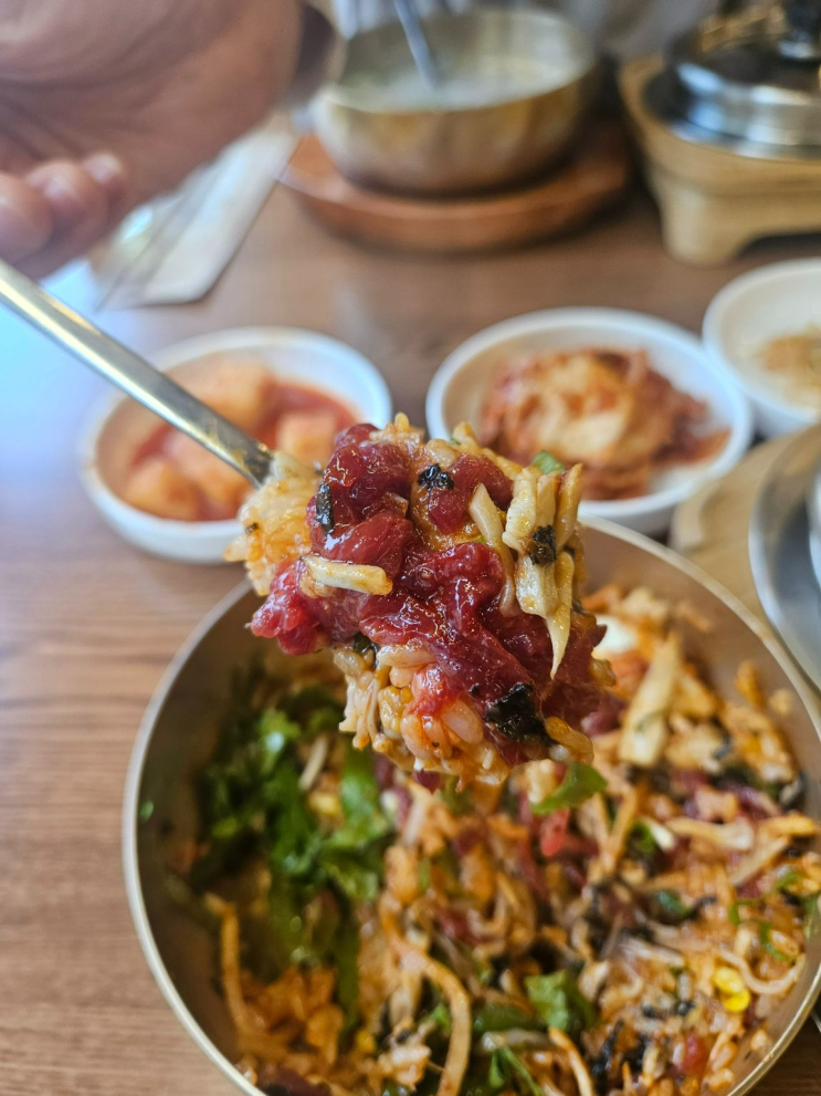  화순 맛집 사랑황칠한우 육회비빔밥과 사골곰탕 든든한 한 끼 후기