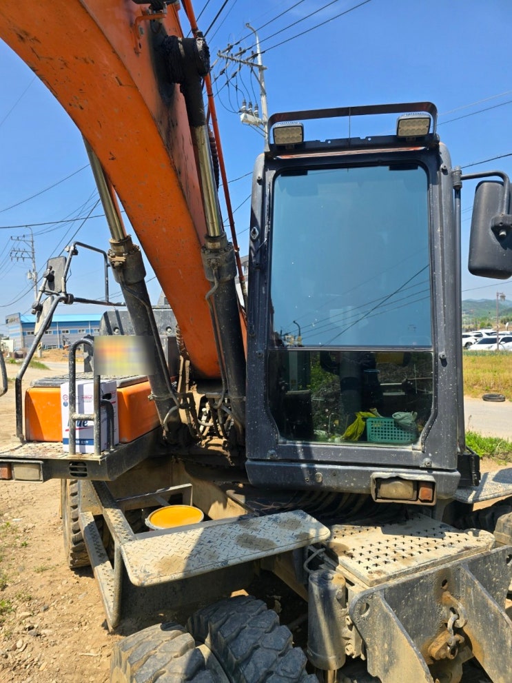  두산 DX140W 2020년식 9900만원 판매합니다.