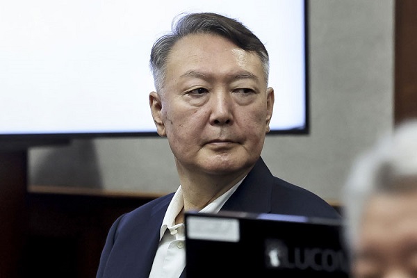 <b>윤석열</b> 첫 <b>종합특검 조사</b>, 비공개로 선회공개소환 호언했던... 