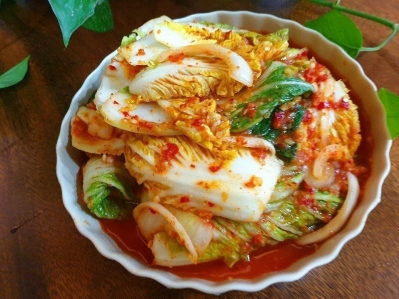 이거 김치 맞나 싶을걸요? 밥 세 공기 비우게 만든 배추짜박이김치 황금 레시피