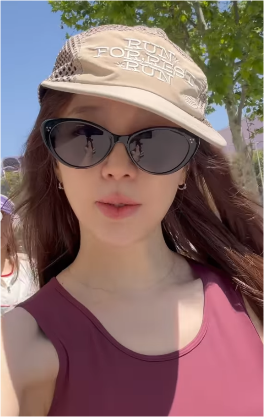 윤은혜 선글라스 안경테 어디 거? LA에서 운동할 때 쓴 그 브랜드 솔직히 너무 예쁘잖아 + 미....